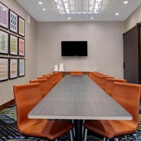 Holiday Inn Express & Suites - Detroit - Dearborn By Ihg Extérieur photo
