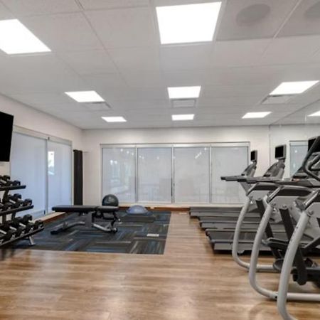 Holiday Inn Express & Suites - Detroit - Dearborn By Ihg Extérieur photo
