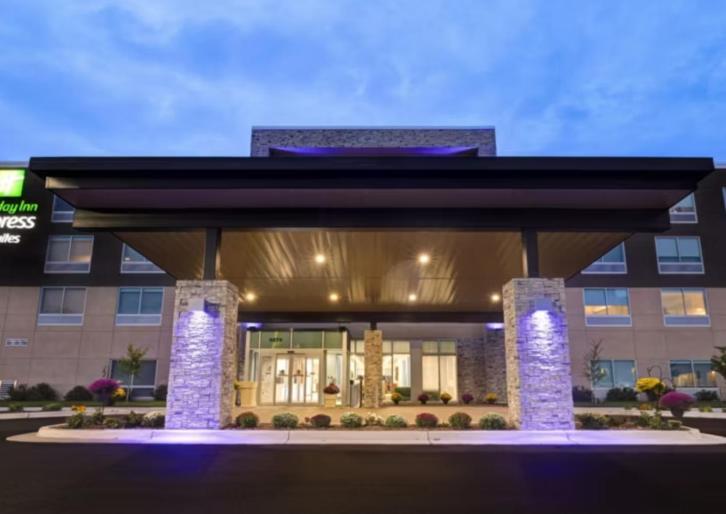 Holiday Inn Express & Suites - Detroit - Dearborn By Ihg Extérieur photo