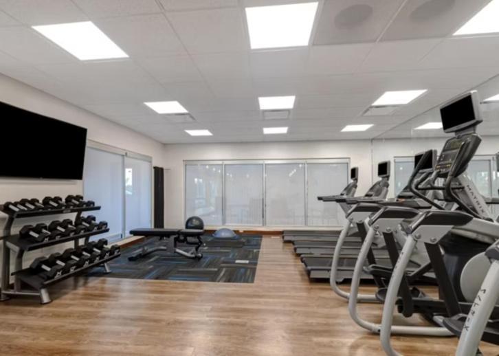 Holiday Inn Express & Suites - Detroit - Dearborn By Ihg Extérieur photo
