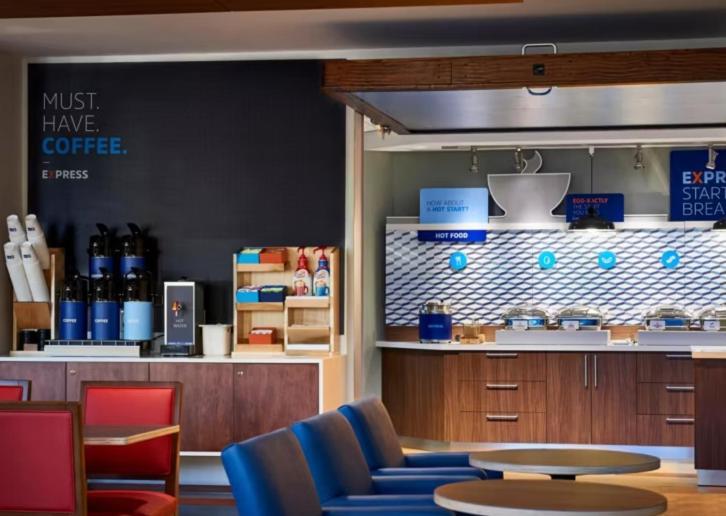 Holiday Inn Express & Suites - Detroit - Dearborn By Ihg Extérieur photo