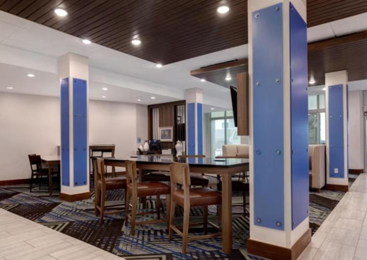 Holiday Inn Express & Suites - Detroit - Dearborn By Ihg Extérieur photo