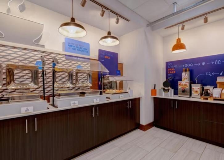 Holiday Inn Express & Suites - Detroit - Dearborn By Ihg Extérieur photo