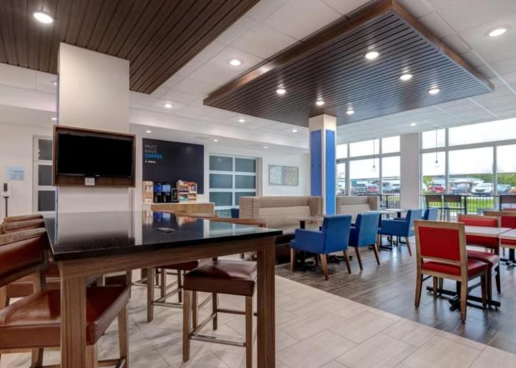 Holiday Inn Express & Suites - Detroit - Dearborn By Ihg Extérieur photo