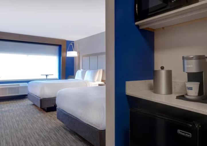 Holiday Inn Express & Suites - Detroit - Dearborn By Ihg Extérieur photo