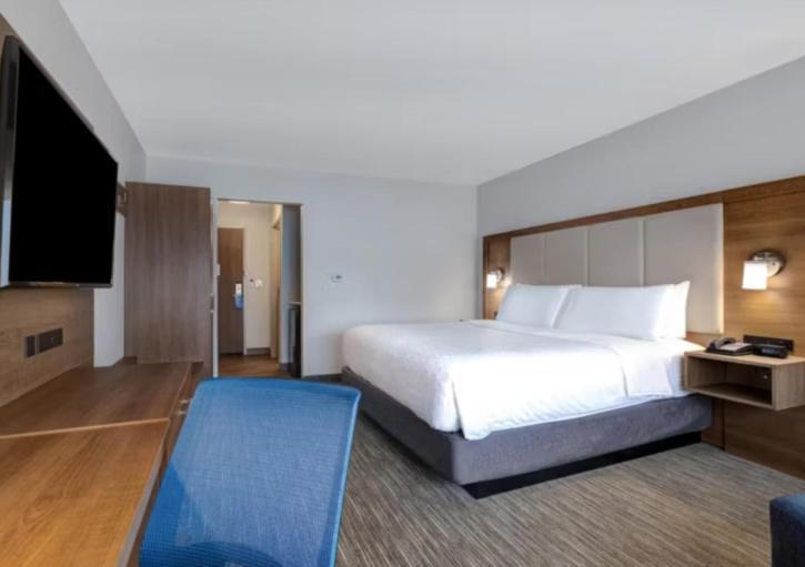 Holiday Inn Express & Suites - Detroit - Dearborn By Ihg Extérieur photo
